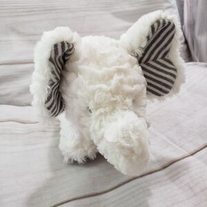Mary Meyer Afrique White Elephant Musical 10 Inch Plush Stuffed Animal Minuet 1